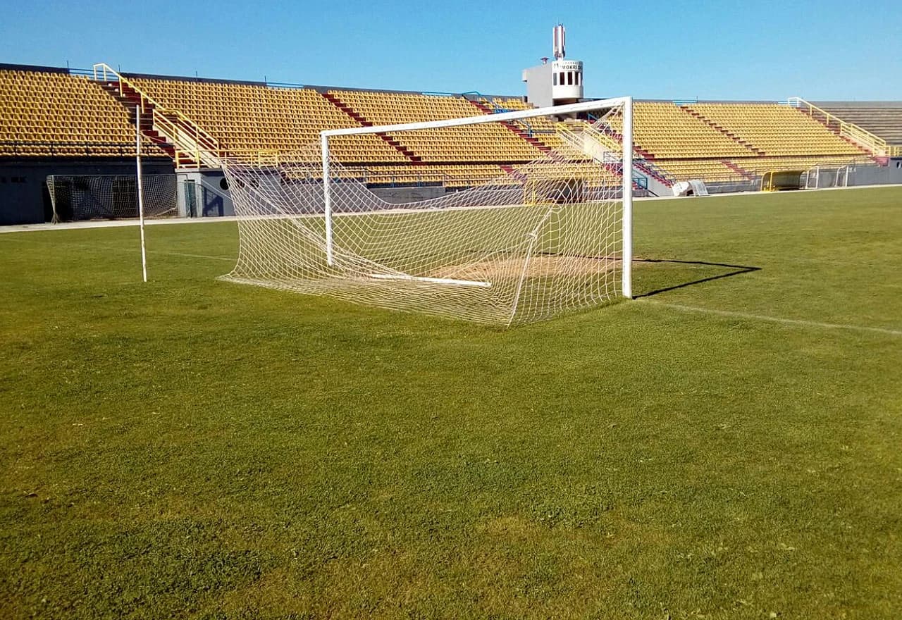 Uništena mreža na vratnici glavnog terena