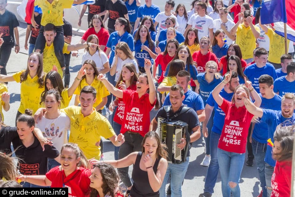 Maturanti u Grudama proslavili zadnji dan nastave