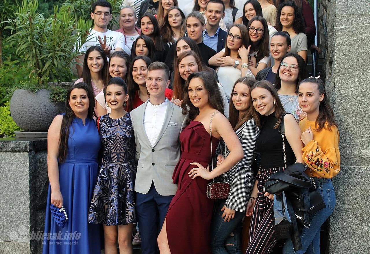 Maturalna zabava u Mostaru