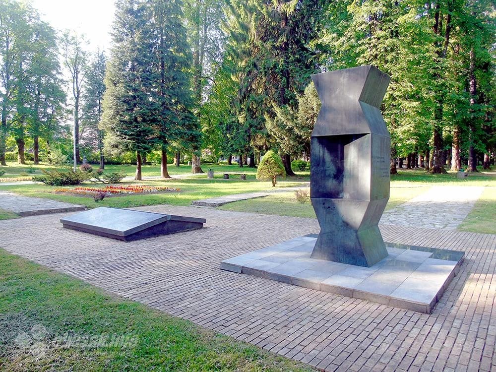 Spomenik poginilum borcima NOR-a