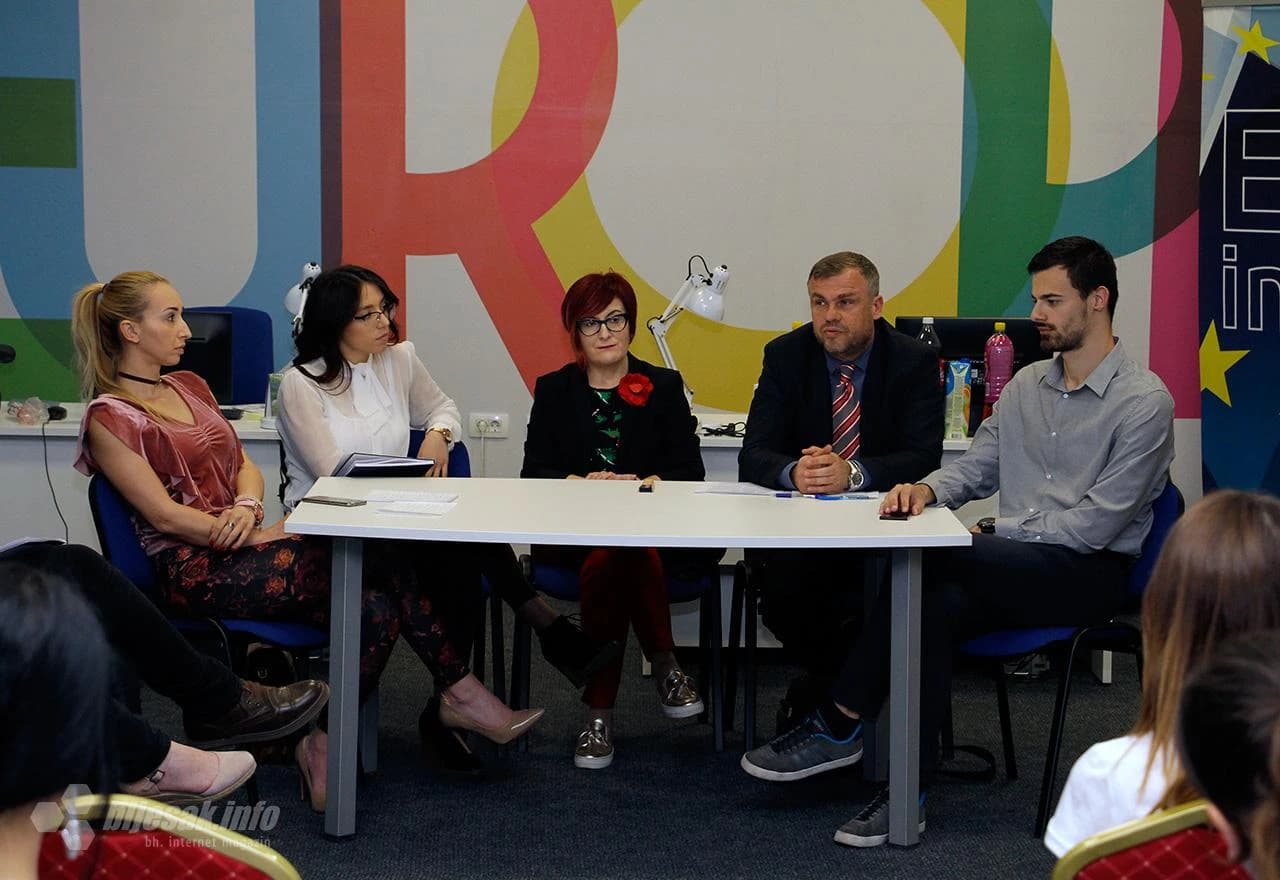 Javna debata 'Treba li vakcinacija biti zakonski obavezna?'