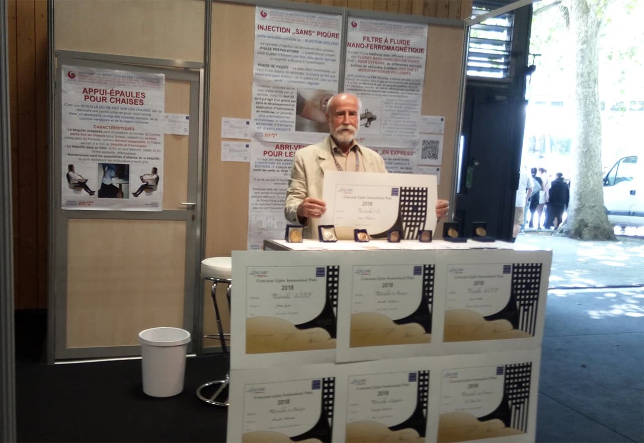 Štand Asocijacije inovatora Bosne i Hercegovine u Parizu, nakon dodjele priznanja