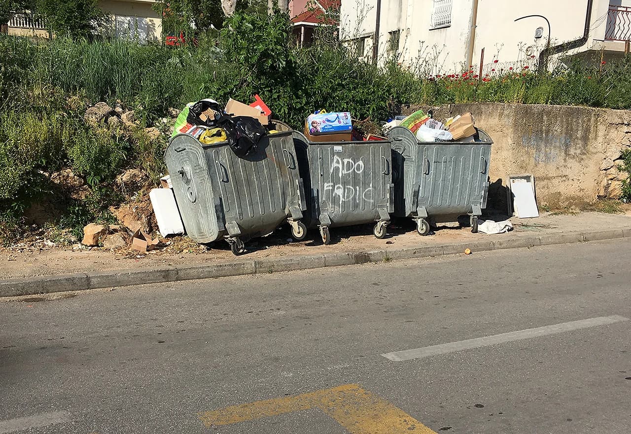 Foto: Kontejneri u Blagaju