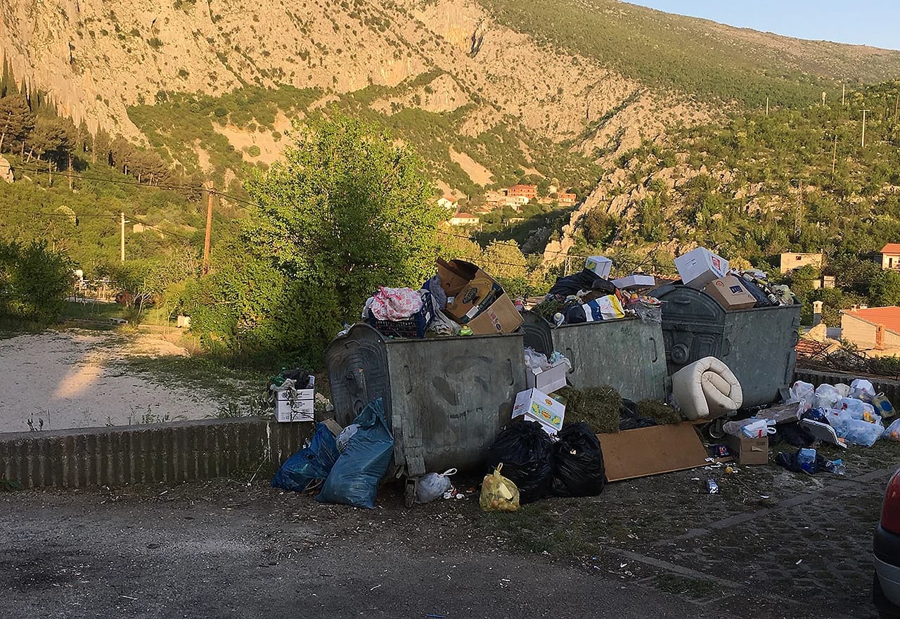 Foto: Kontejneri u Blagaju