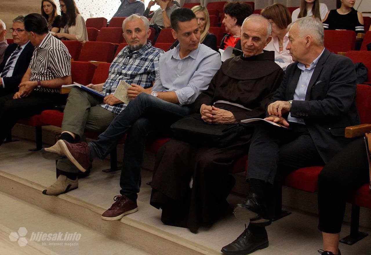 Povodom održavanja 55. Šimićevih susreta 2018. u četvrtak je u Mostaru upriličen poetski kolaž tijekom kojeg su studenti Filozofskog fakulteta Sveučilišta u Mostaru čitali stihove poznatog pjesnika. 