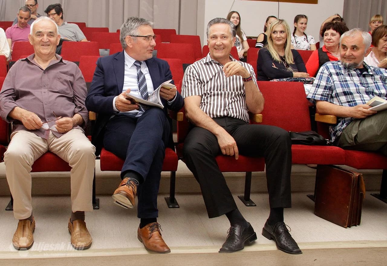 Povodom održavanja 55. Šimićevih susreta 2018. u četvrtak je u Mostaru upriličen poetski kolaž tijekom kojeg su studenti Filozofskog fakulteta Sveučilišta u Mostaru čitali stihove poznatog pjesnika. 