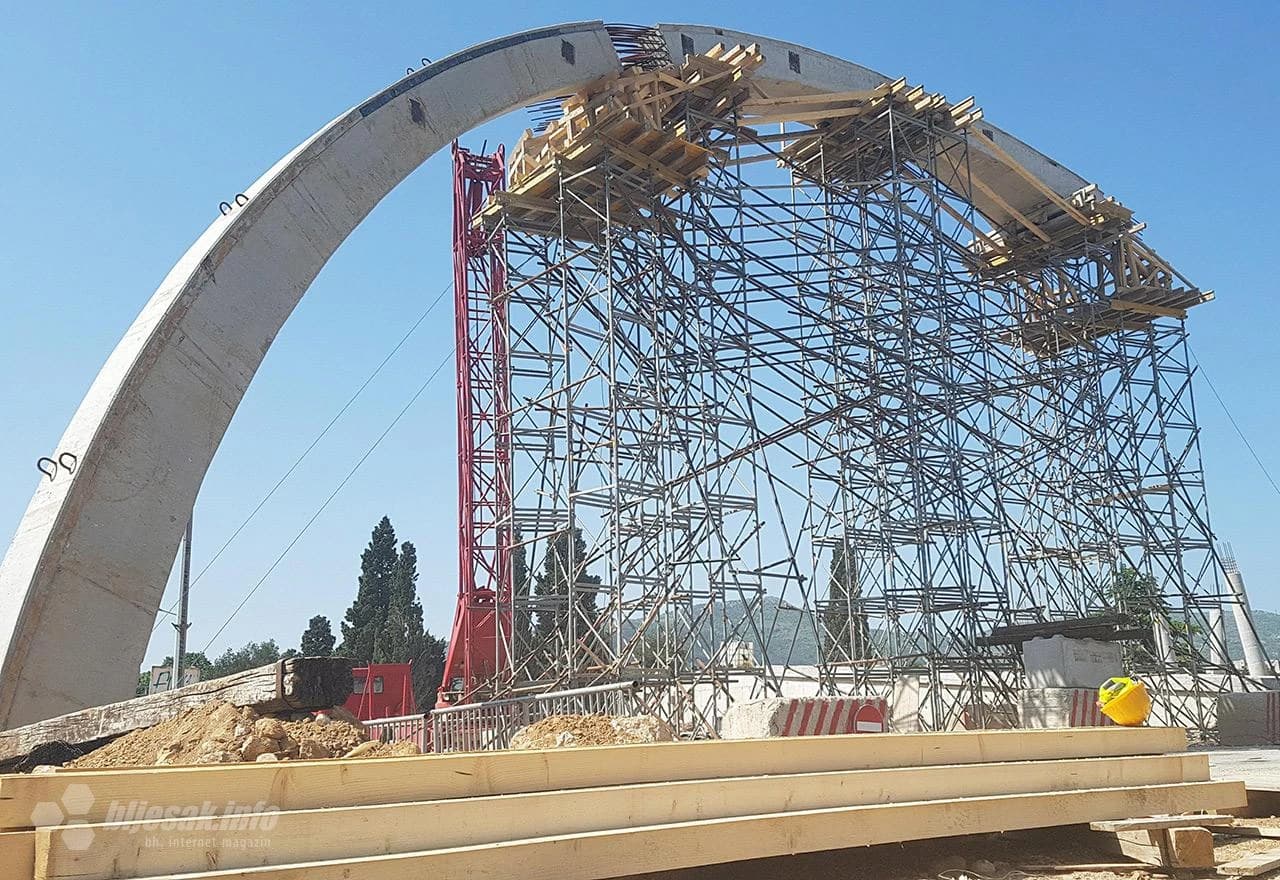 Planirano je da bude obložena protukliznom gumom