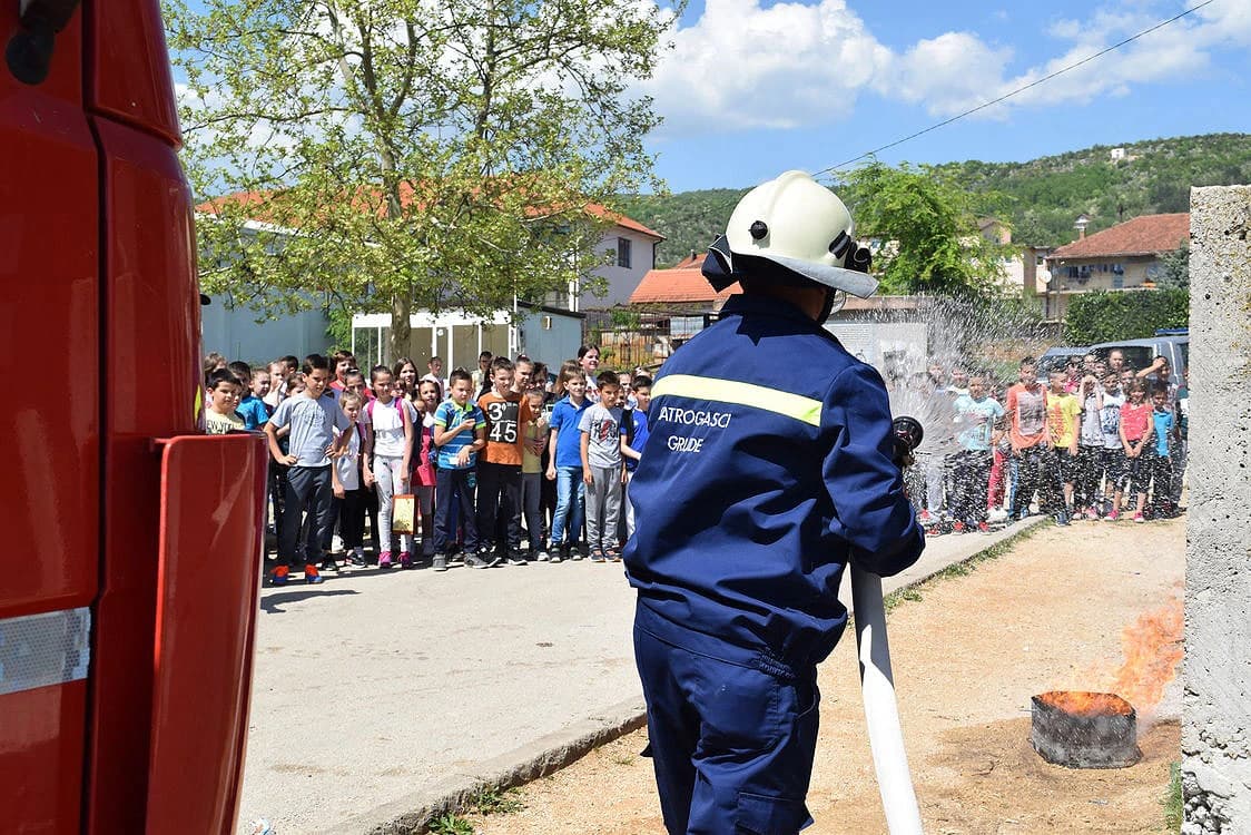 Edukacija djece i pokazna vježba
