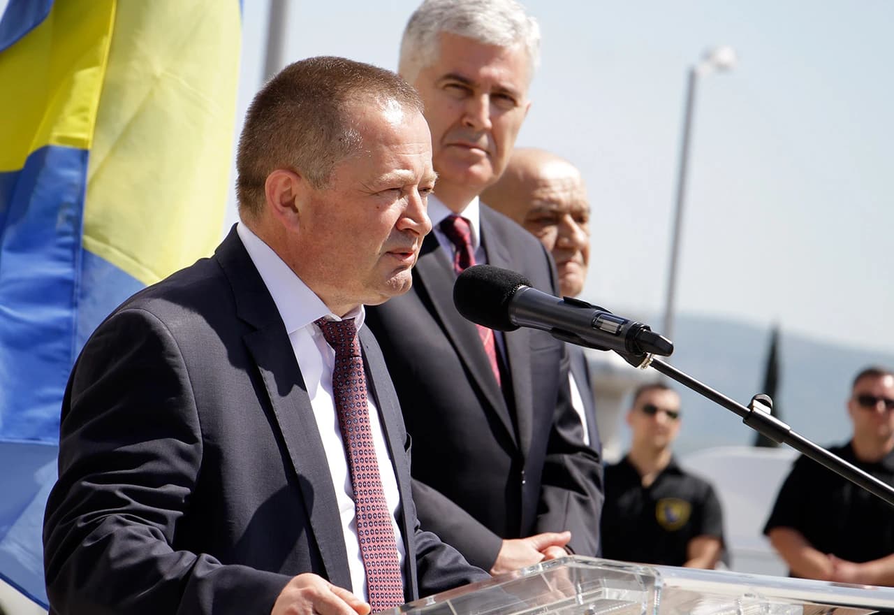 Nova zgrada Carinske ispostave Aerodrom Mostar urađena je prema svim suvremenim standardima za izgradnju objekata ovakvog tipa.