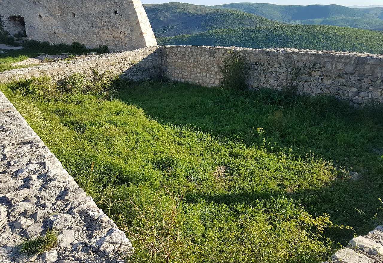 Čišćenje kule u Blagaju