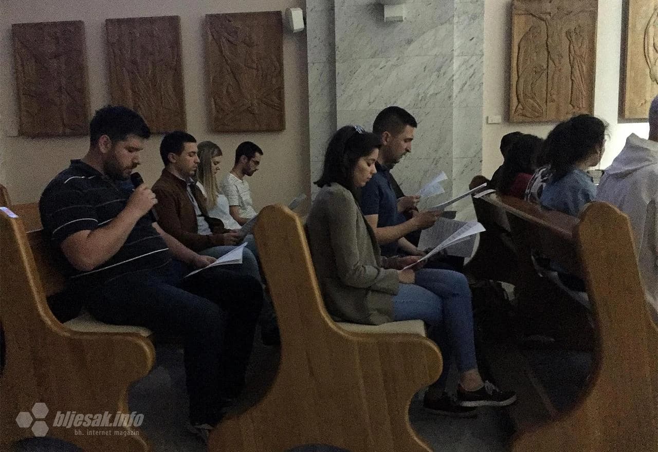 Molitva i susret s br. Richardom u kapelici pored crkve sv. Petra i Pavla (Franjevačka)