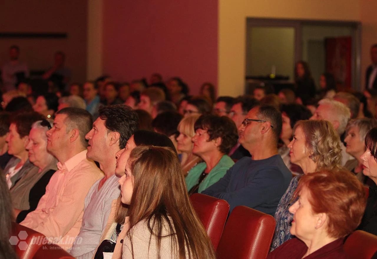 Publika na manifestaciji ''Klape na Neretvi'' u Čapljini