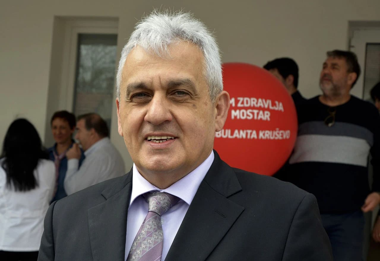 Ljubo Bešlić na svečanom otvaranju ambulante u Kruševu