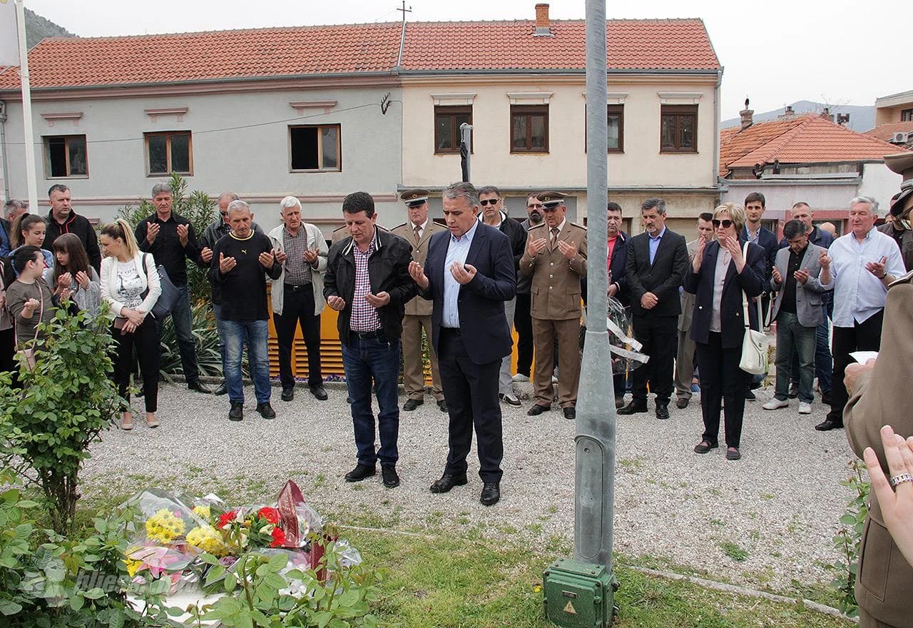 Detalj obilježavanja Dana Armije BiH na Šehitlucima