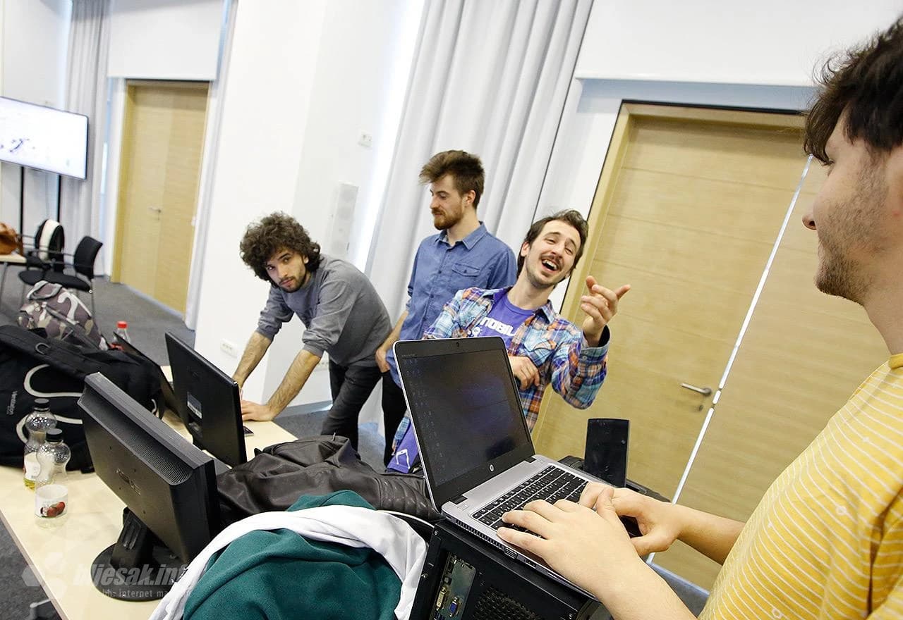 Hackaton u prostorijama INTERA Tehnološkog parka 