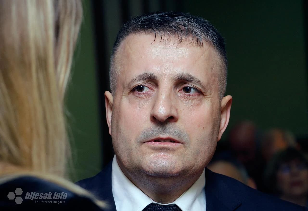 U organizaciji Federalnog ministarstva obrazovanja i znanosti, u Mostaru je u četvrtak večer predstavljena knjiga ''Beogradski Gajret Osmah Đikić'', autora dr. Nadira Dacića