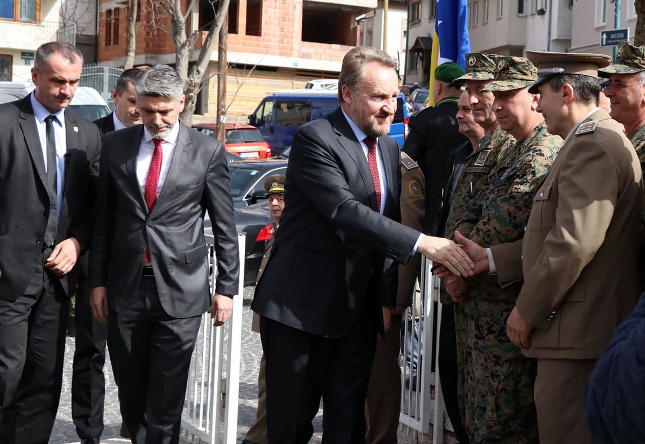 Izetbegović na Kovačima | Fena