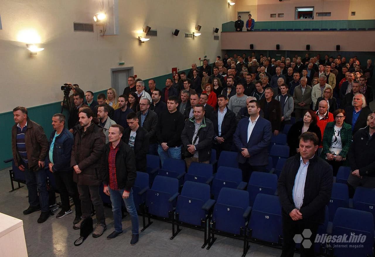 Tribina ''Jedinstvo ili zajedništvo; demokracija ili jednoumlje'' u kinu Borak