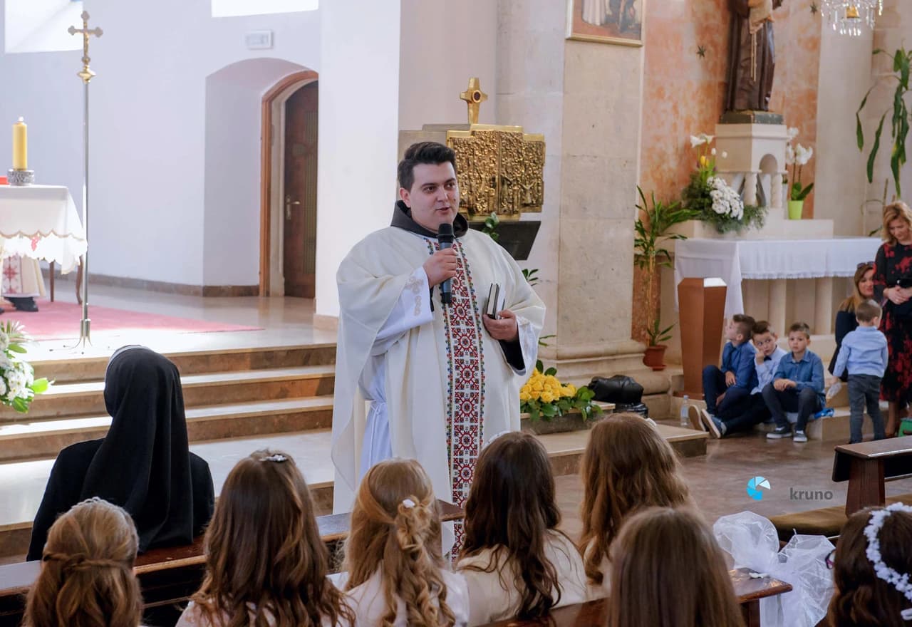 Prva sveta pričest u Širokom Brijegu (fra Ivan Marić)