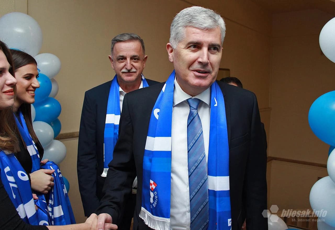 ''Plava noć'' (Dragan Čović)