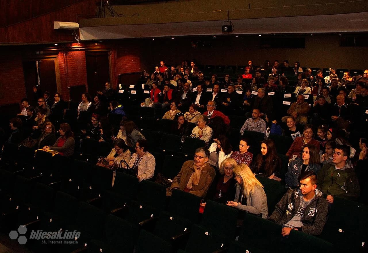 Mostarci su uživali u folklornim kreacijama 