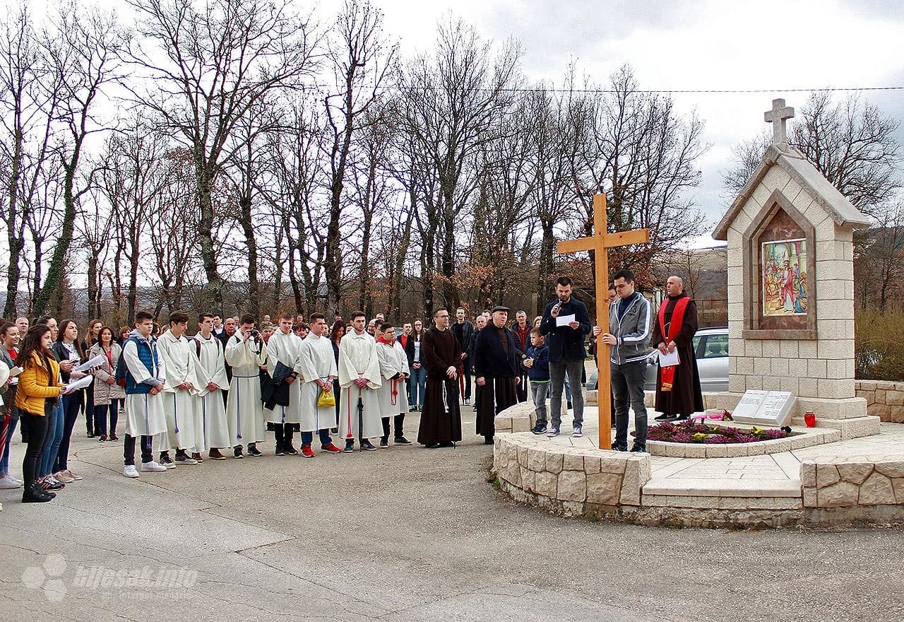 Put križa iz Uzarića do Širokog Brijega