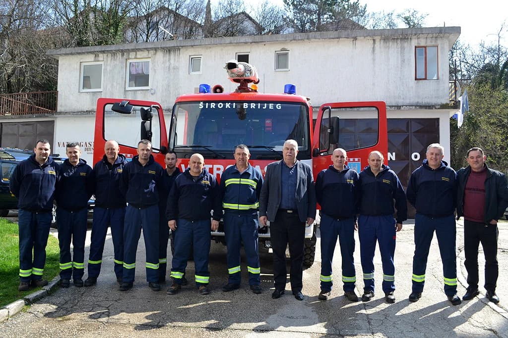 Primopredaja navalnog vozila širokobriješkim vatrogascima