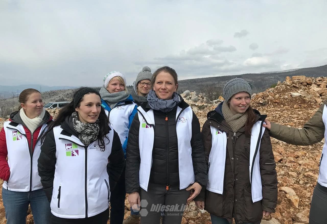 Članice  Animal Care Centra i Streunerglucka