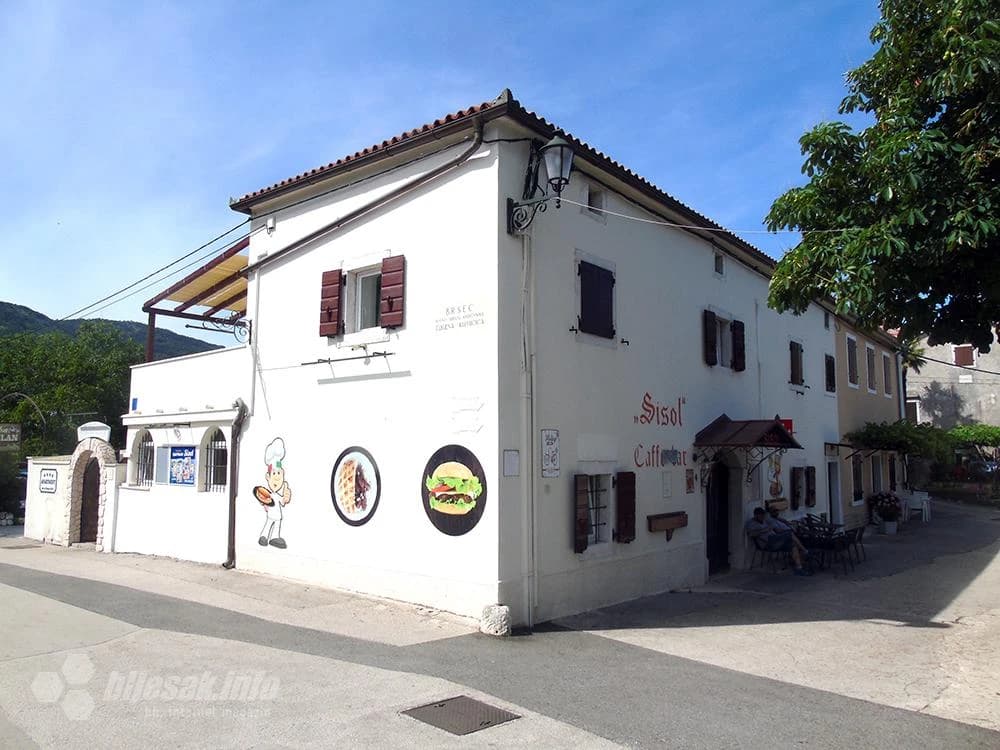 Zgrada kavane „Sisol“ podignuta je...