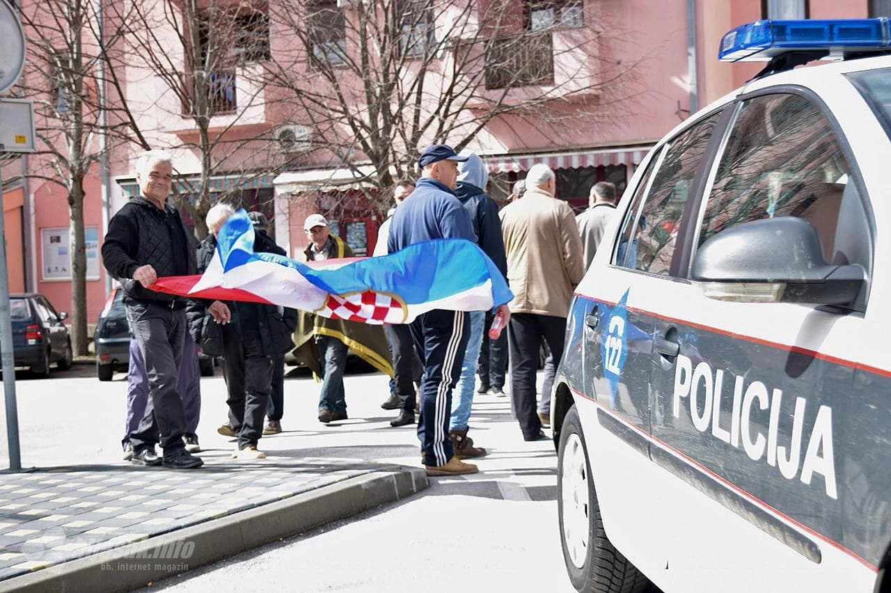 Branitelji ispred Policijske uprave Ljubuški