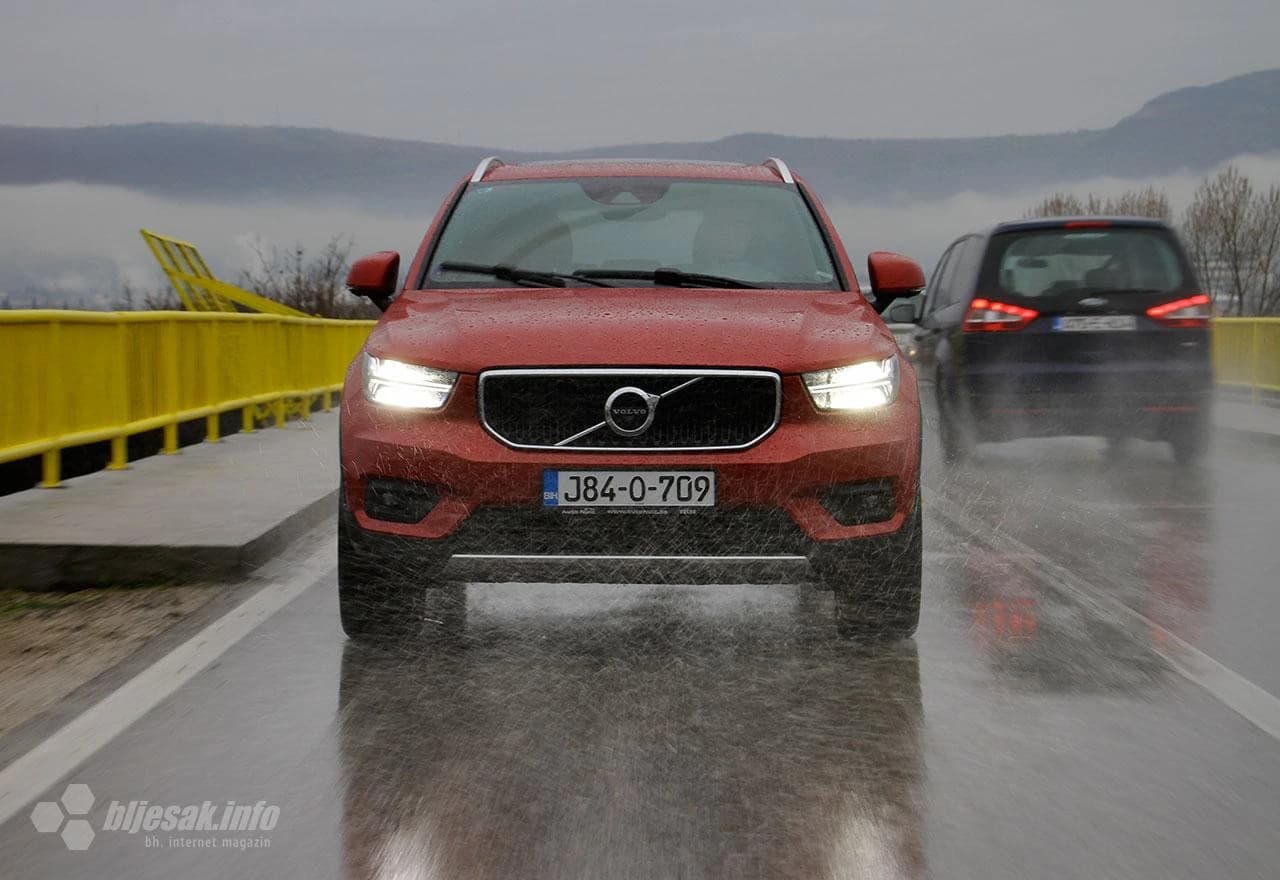 Ono što XC40 odvaja od XC60 i XC90, koji je praktično poslužio kao dizajnerski predložak za sve kasnije Volvo modele, je originalan pristup u nekim detaljima.