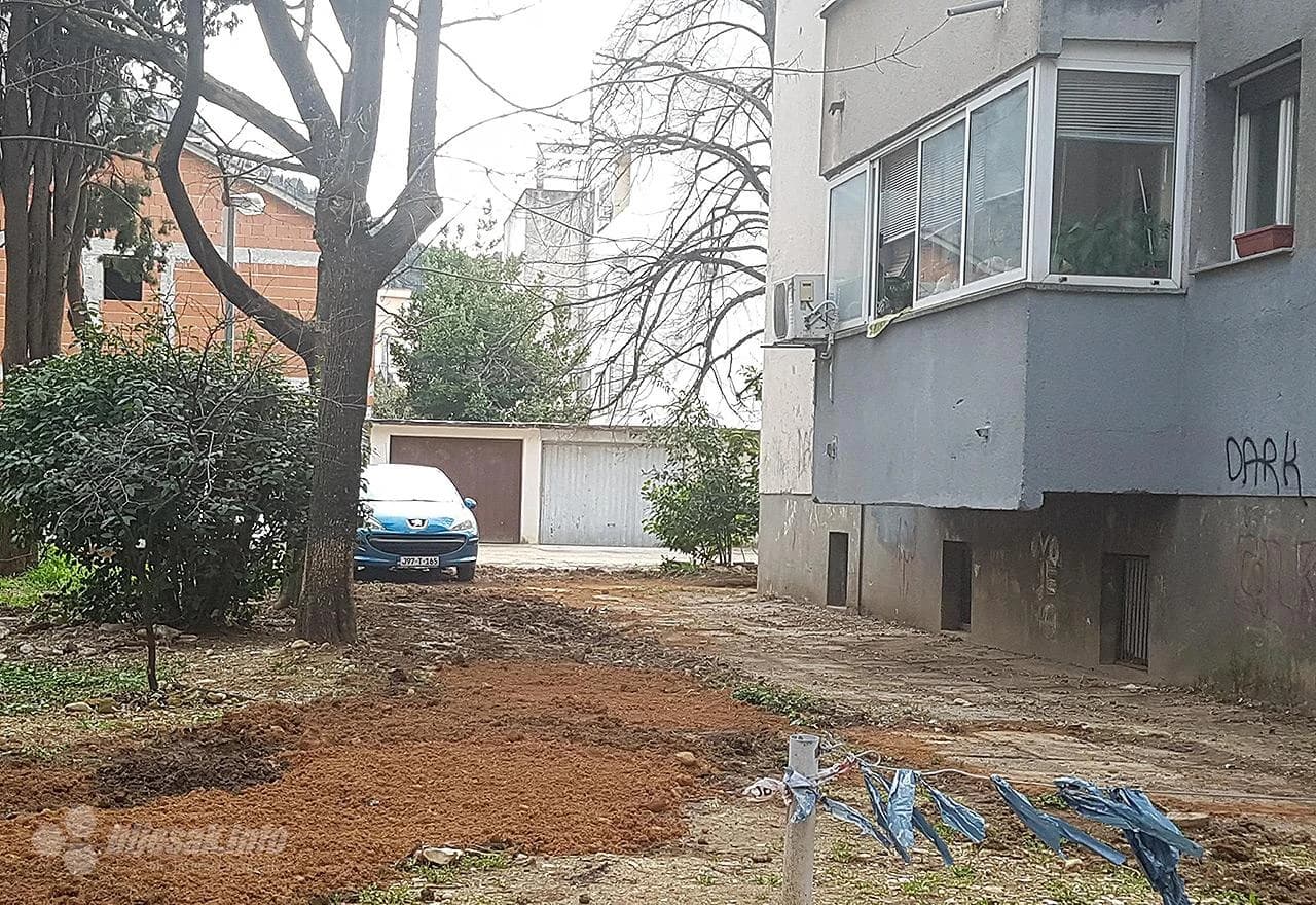 Ploče su vraćene na mjesto