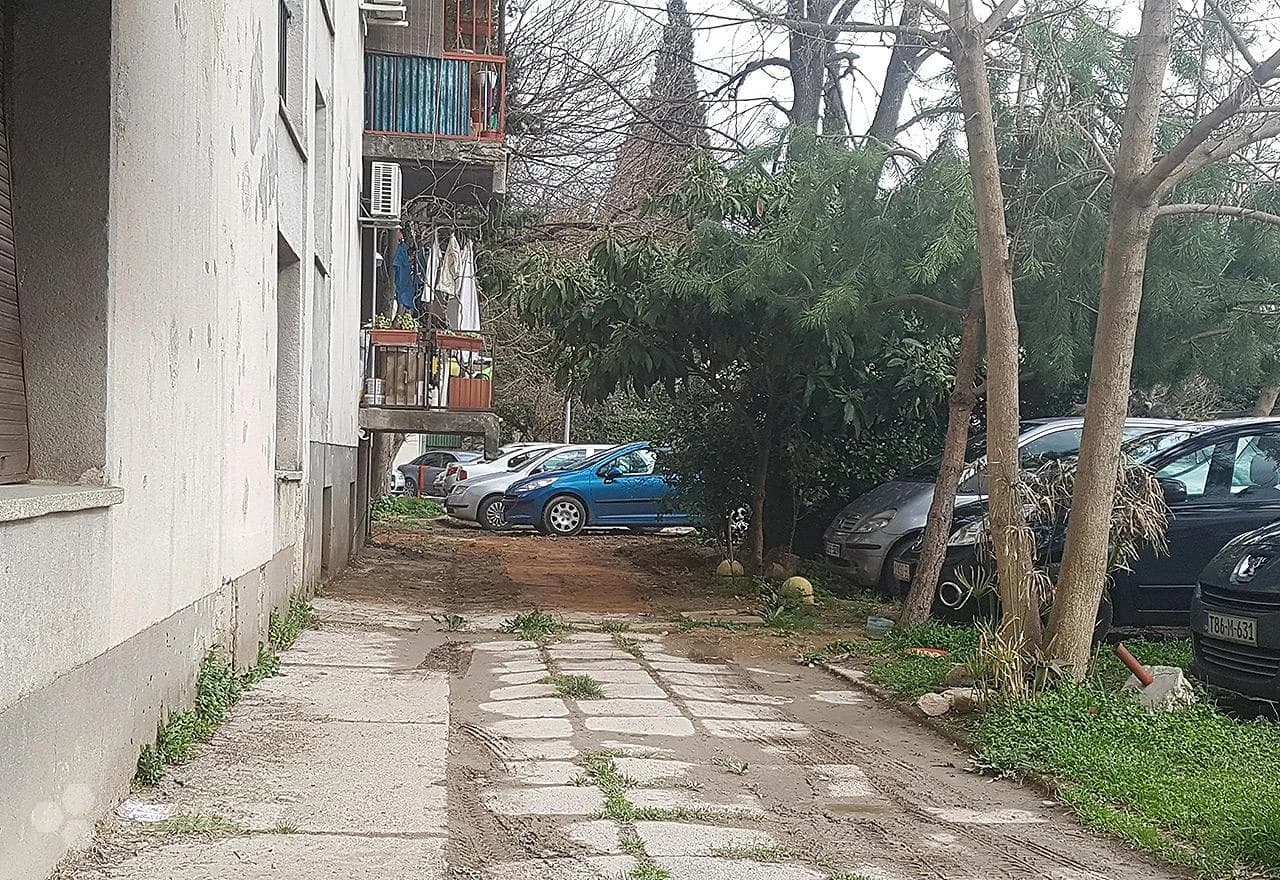 Ploče su vraćene na mjesto