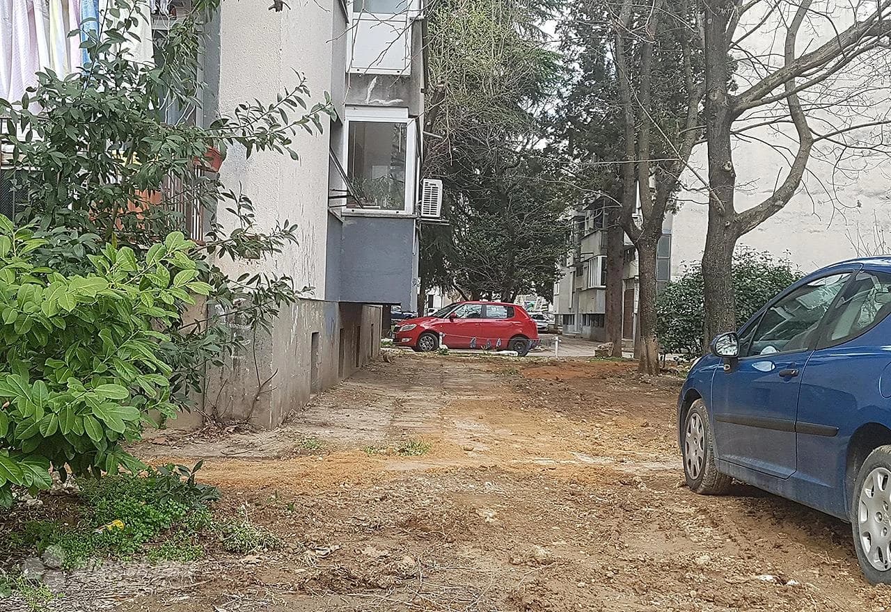 Ploče su vraćene na mjesto