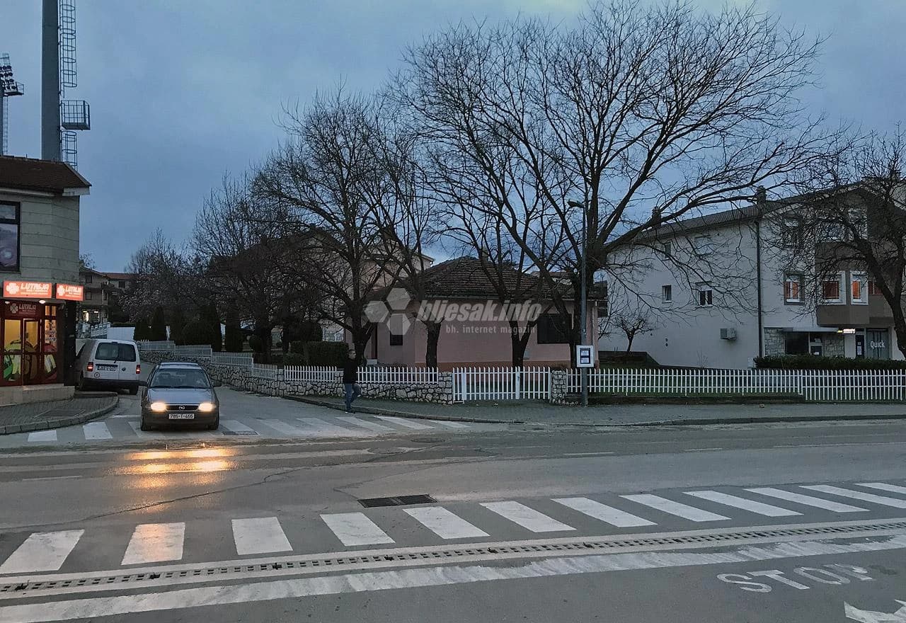 Beton iz miksera izlio se dijelom Ulice fra Didaka Buntića