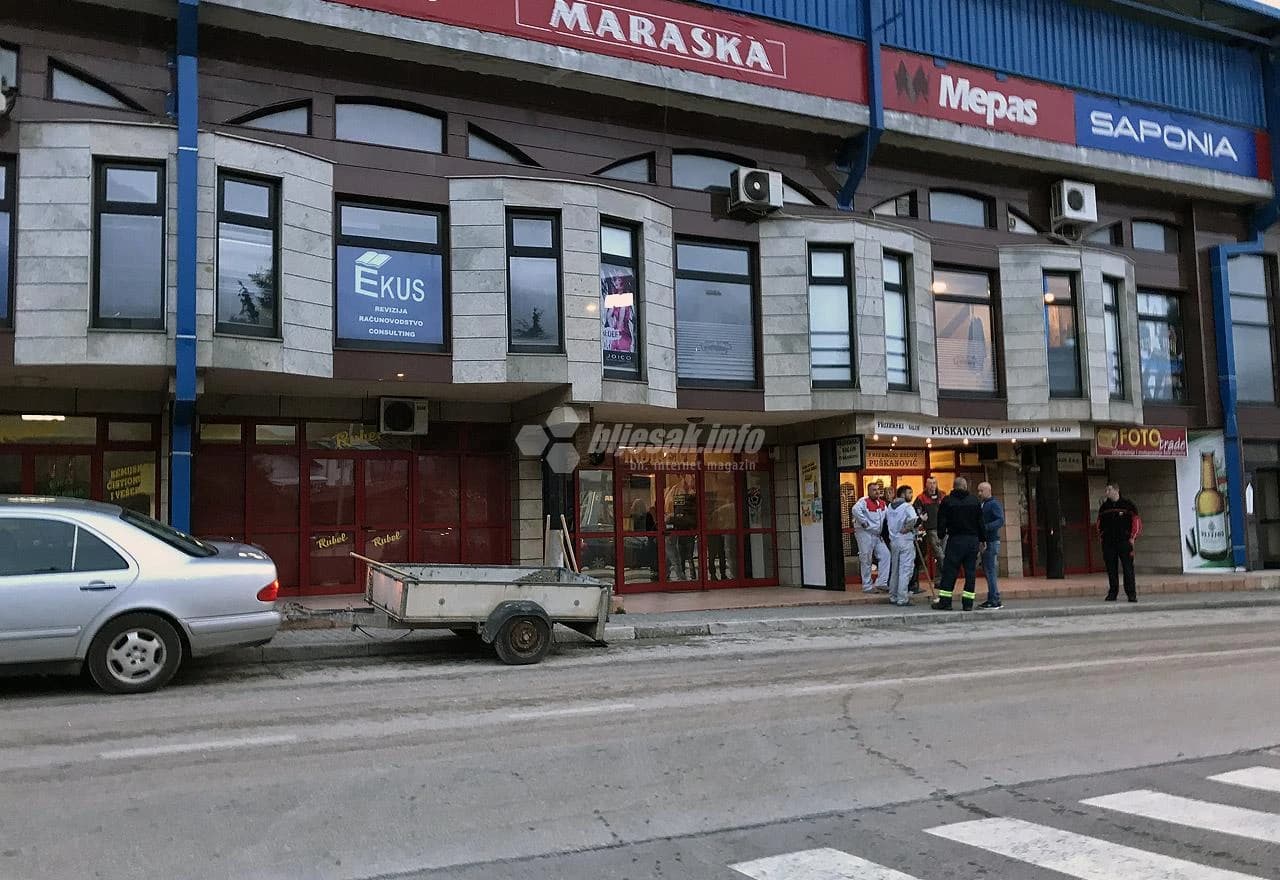 Beton iz miksera izlio se dijelom Ulice fra Didaka Buntića