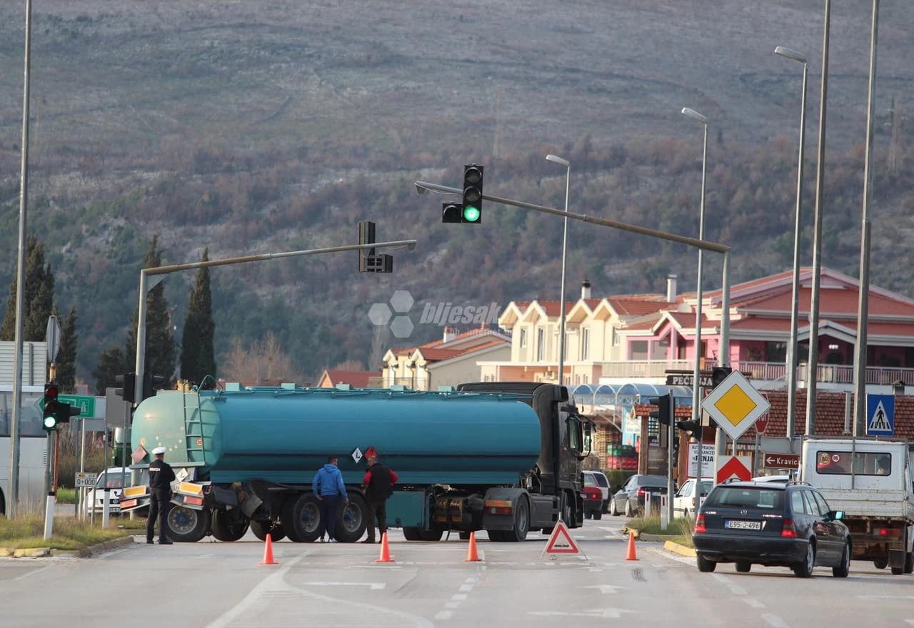 Cisterna obustavila promet na magistrali u Čapljini