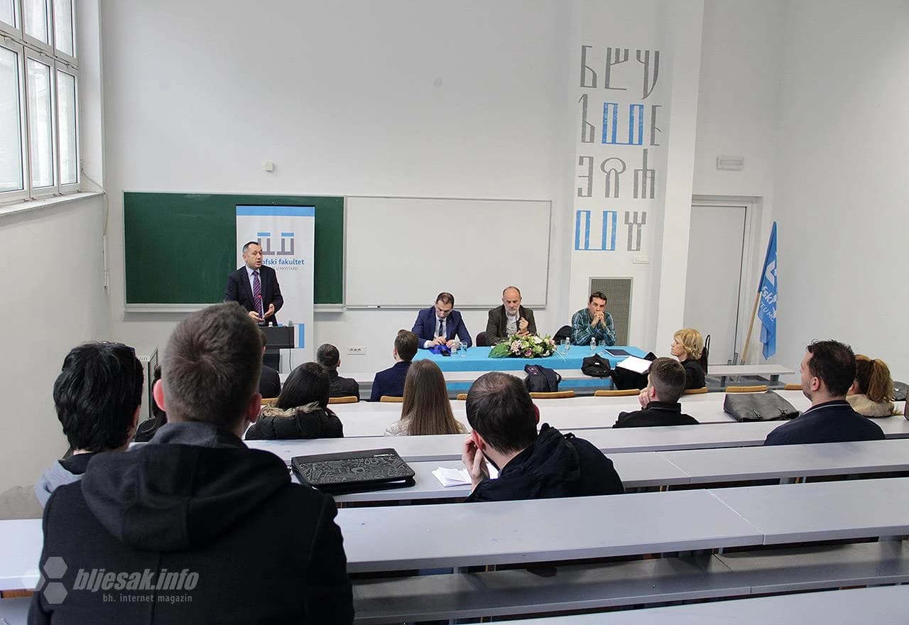 Detalj sa održane tribine