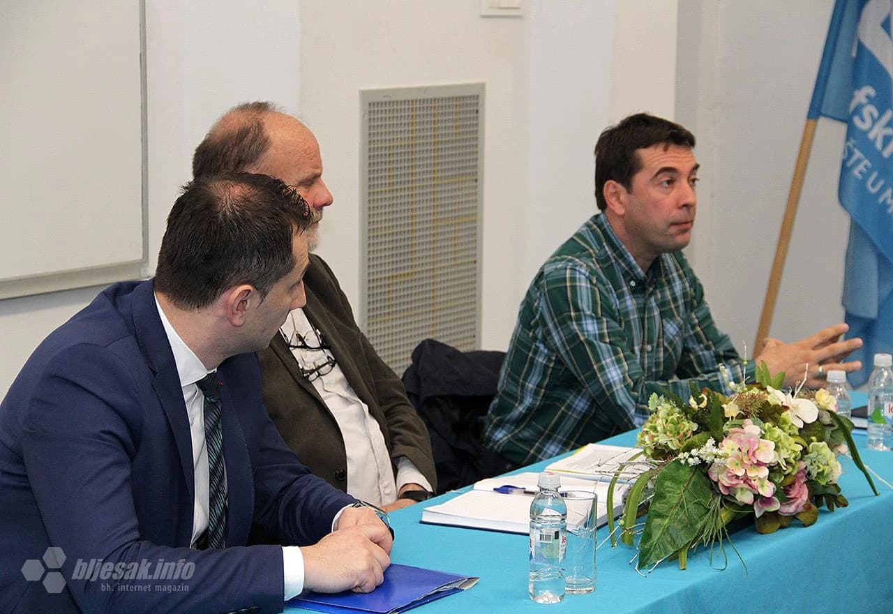 Detalj sa održane tribine