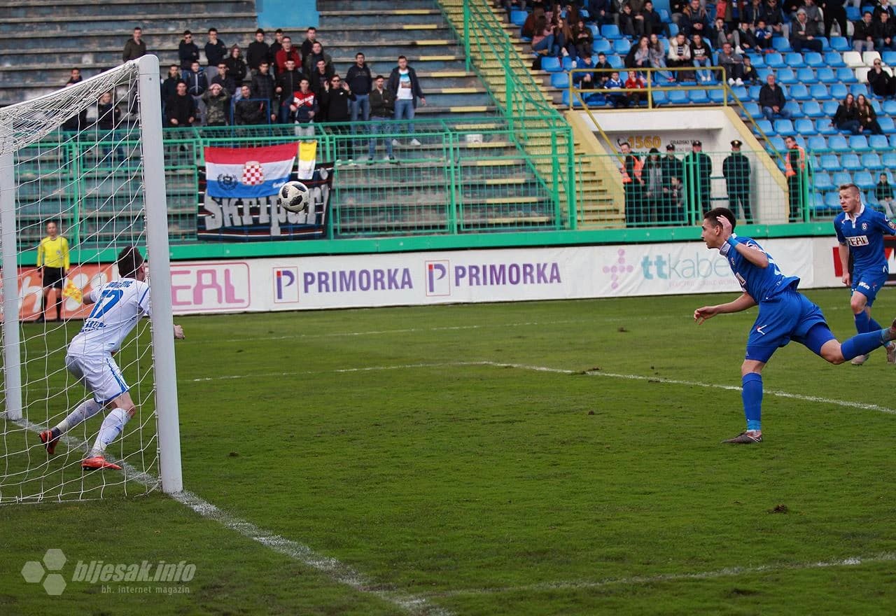 NK Široki Brijeg - FK Krupa (Menalo postiže pogodak glavom)