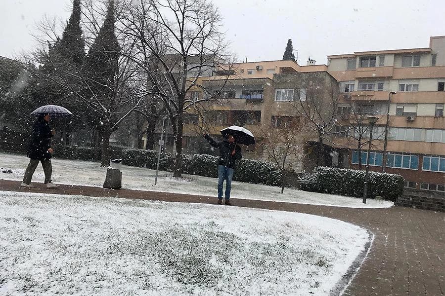 Prvi mostarski snijeg u ožujku