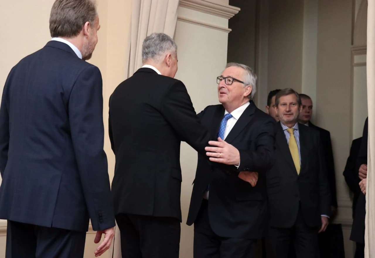 Doček Junkera | Fena