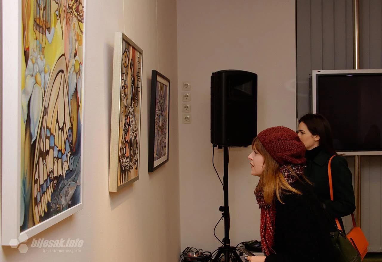 U Galeriji Alumunij otvorena izložba slika Ane Bilić Prskalo pod imenom "Red hrama leptira"  