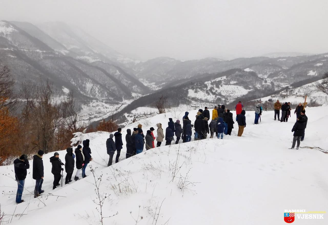 Put križa na brdo Gradac u Uzdolu