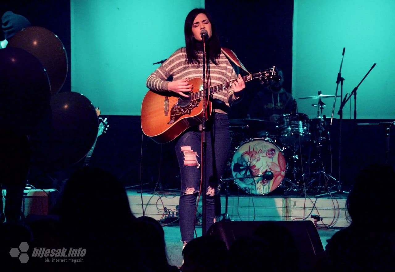 Mia Dimšić u Mostaru 