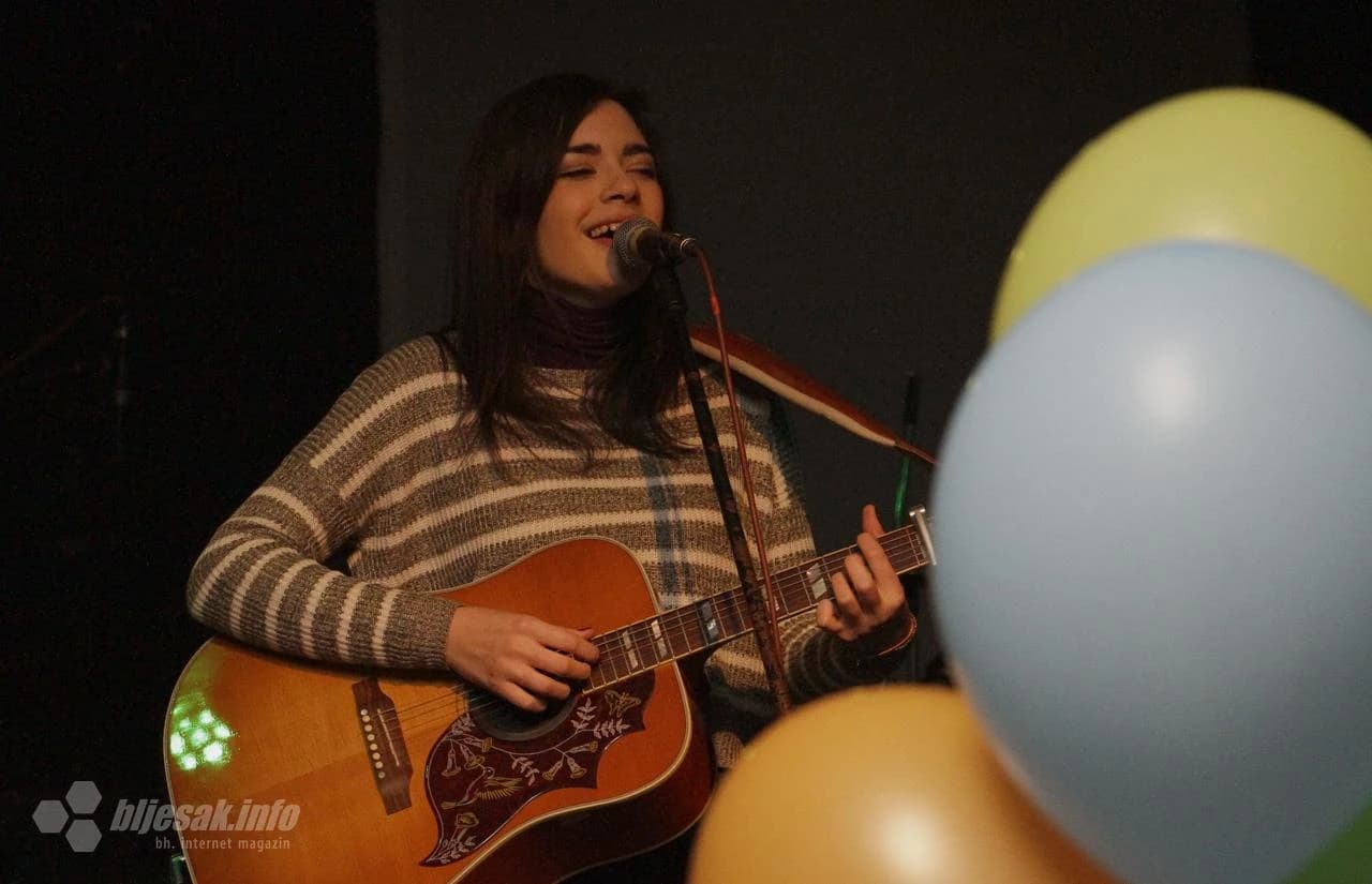 Mia Dimšić u Mostaru 