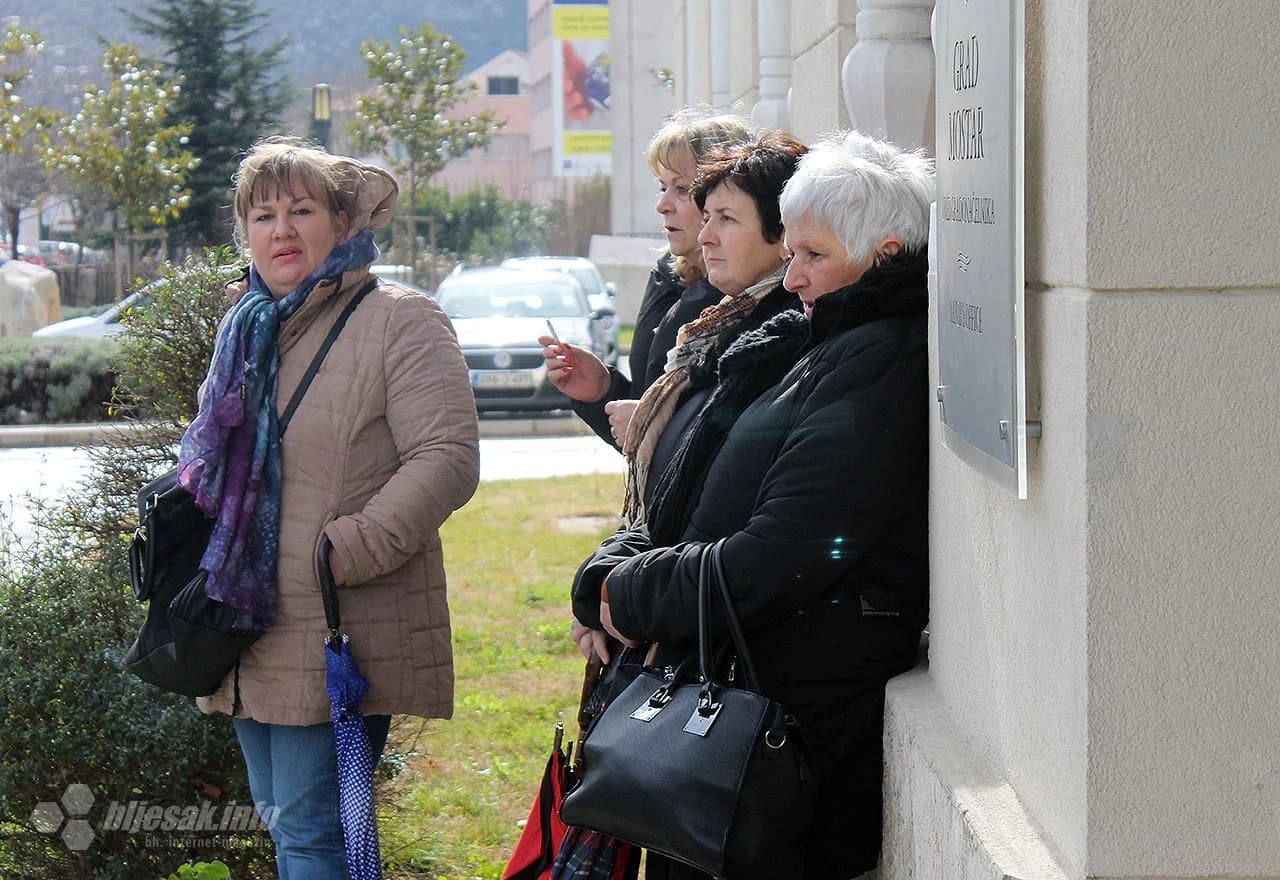 Prosvjed djelatnika Ere ispred Vijećnice