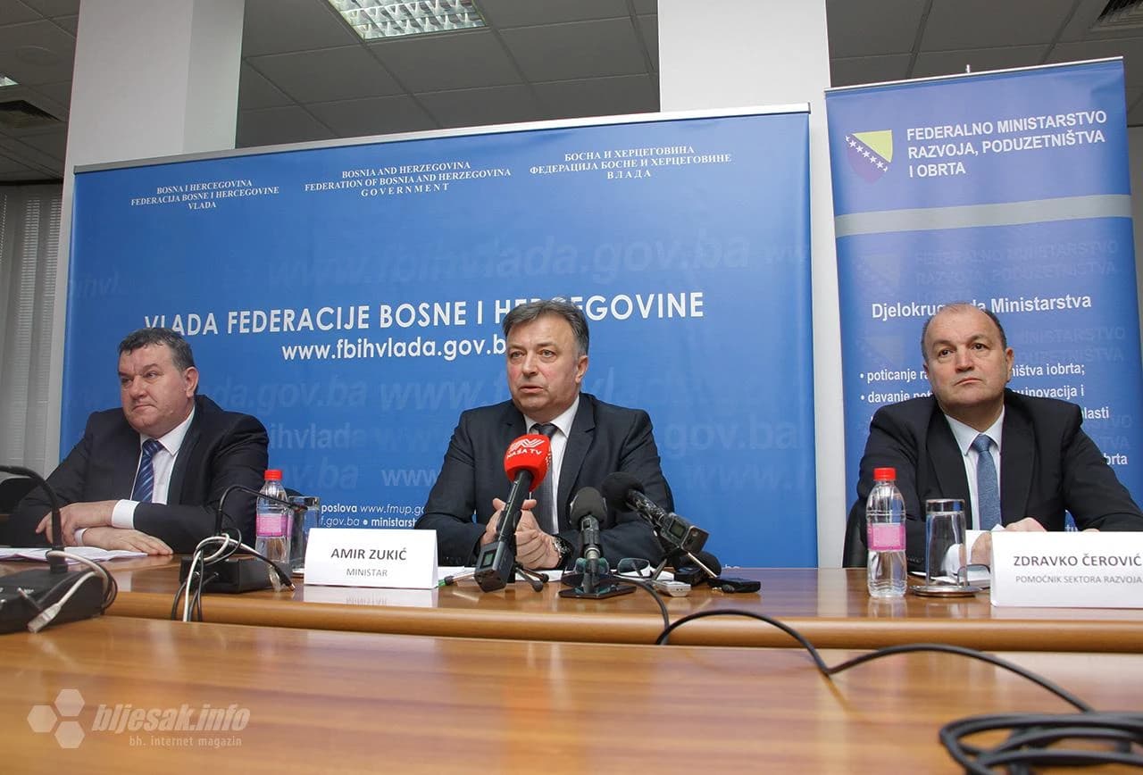 Godišnja press konferencija Federalnog ministarstva razvoja, poduzetništva i obrta (Ministarstvo) održana je danas, utorak 20. 2. 2018. godine, u Zgradi Vlade Federacije FBiH u Mostaru kojom prilikom je ministar Amir Zukić ukratko pojasnio aktivnosti Mini