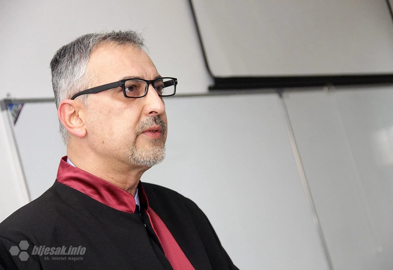 Detalj s promocije doktora znanosti na mostarskom Univerzitetu