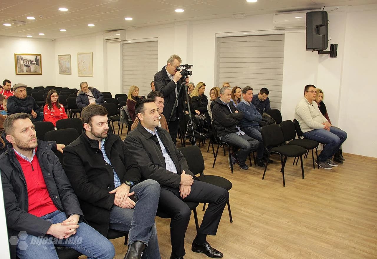 Zahvale sponzorima Plivačkog kluba Velež